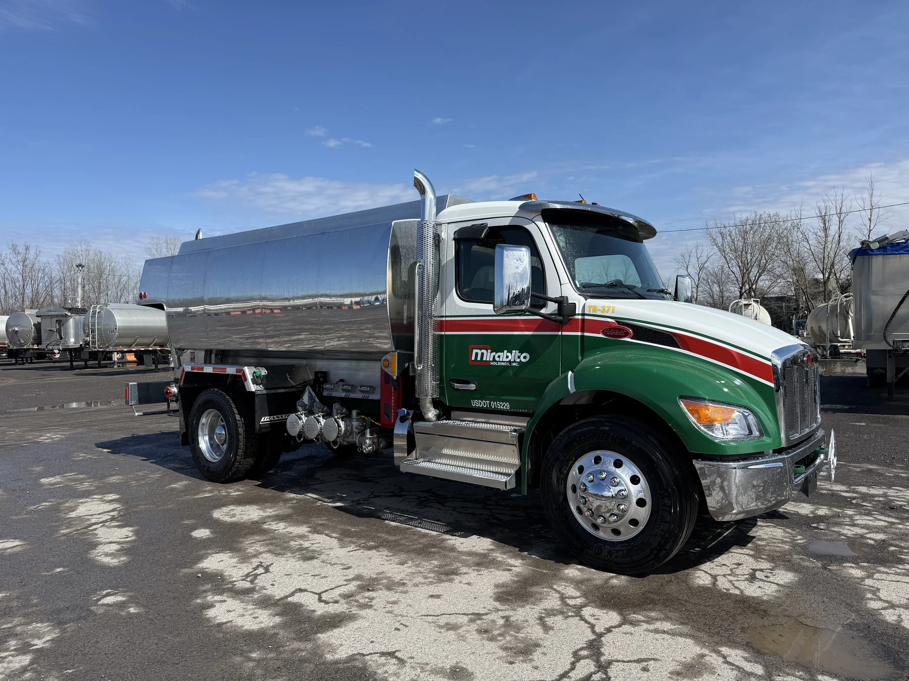 Custom tank truck built by Tri Tank